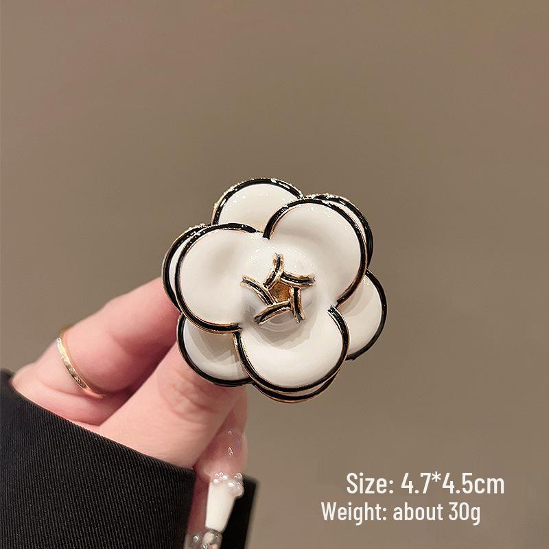 Exquisite Butterfly & Rose Camellia Brooch - Elegant Flower Corsage for Women's Suit Coats