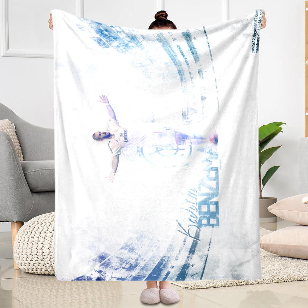 Soccer Player Action Blanket Warmthful Decor Suitable for Seaside Office Chair Couch for All Seasons Stylish Decor Birthday Christmas Gift Blanket