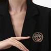 Английская Буква Круглая Брошь Универсальная Сплав Значок Булавка Высококачественная Персонализированная Универсальная Для Одежды Сумки Шарфа и Аксессуаров Брошь