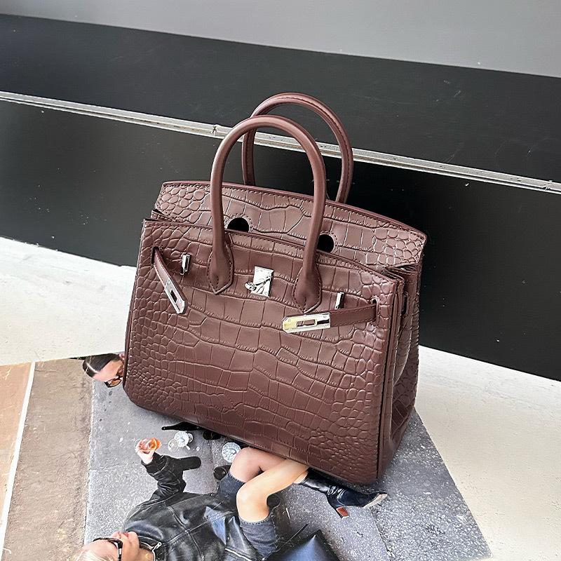 Fashion crocodile pattern portable platinum bag women's new high-end texture shoulder messenger bag European and American retro