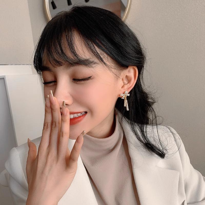 Корейские серьги-подвески с кисточками из бриллиантов и французским бантом Дондэмун - Элегантные женские серьги для инфлюенсеров, Дизайн премиум-класса.