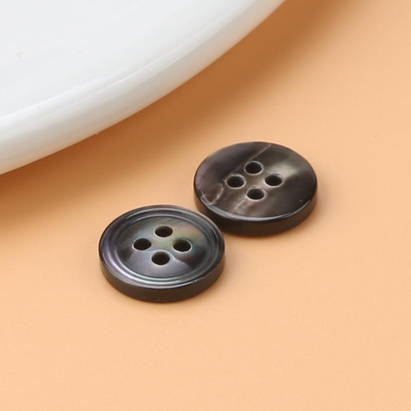 Мужские и женские высококачественные черно-белые пуговицы для рубашек – круглый аксессуар для кардигана