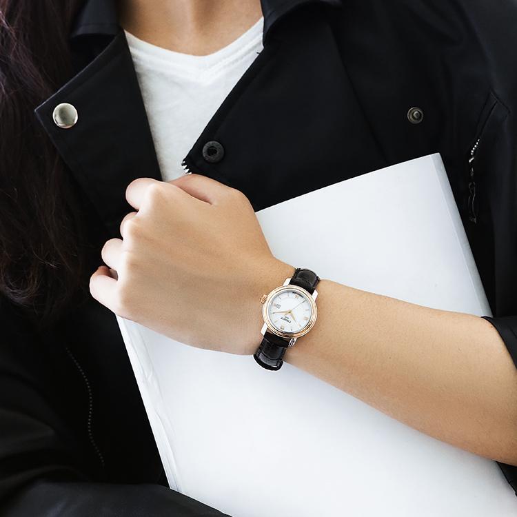 Tissot Коллекция Harbor Кварцевый механизм Водонепроницаемость 50 метров Женские часы 29 мм Белый циферблат T097.010.26.118.00