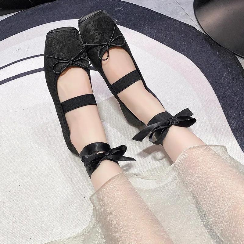 2024 Новая женская обувь на плоской подошве Розовые балетки Женские однотонные туфли 2024 Туфли Мэри Джейн на шнуровке для девочек Милые цветы Дамы 2024 Весна