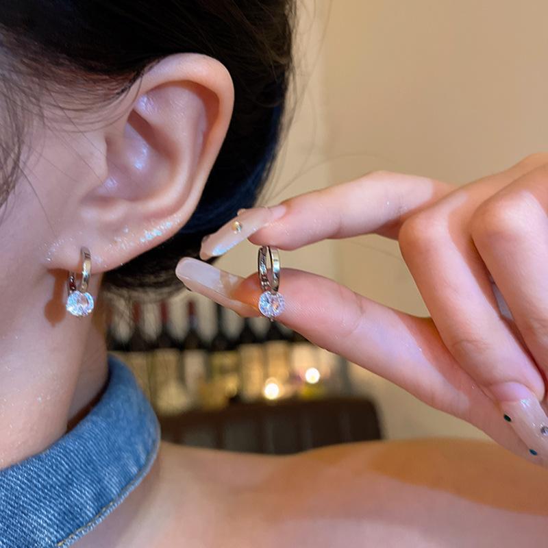 Exquisite diamond-encrusted zircon earrings women's new light luxury niche high-end temperament ear buckles personalized earrings earrings