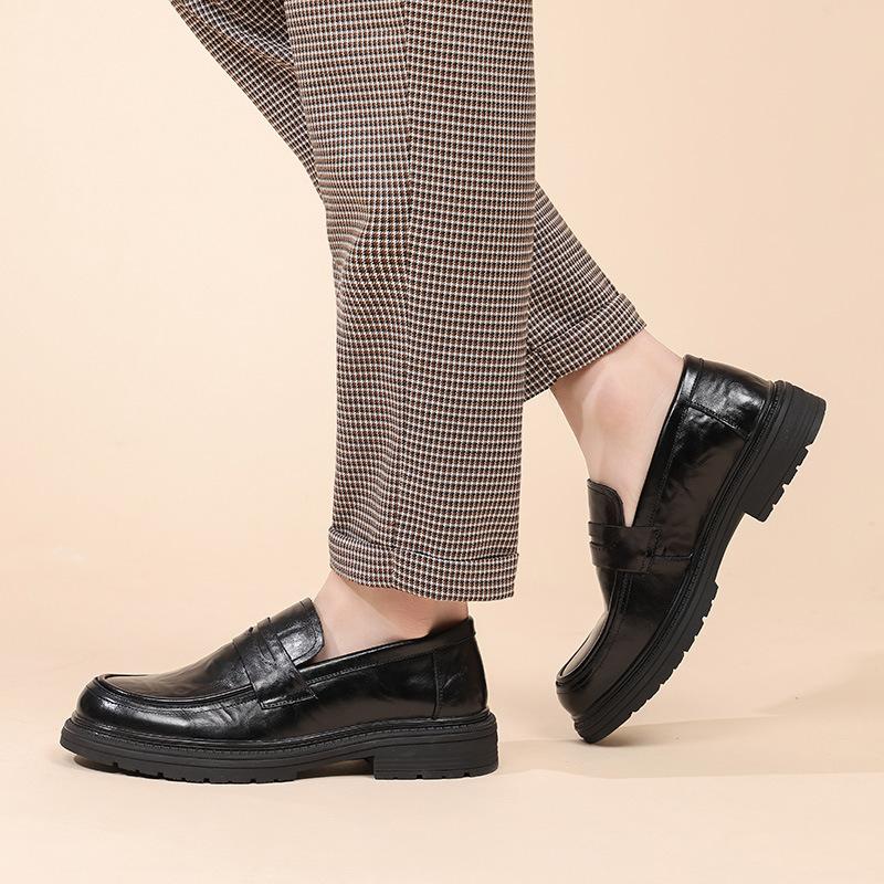 Мода 2025 Новая обувь из натуральной кожи для мужчин Модные повседневные лоферы однотонные Мужские весенне-осенние туфли на низком каблуке