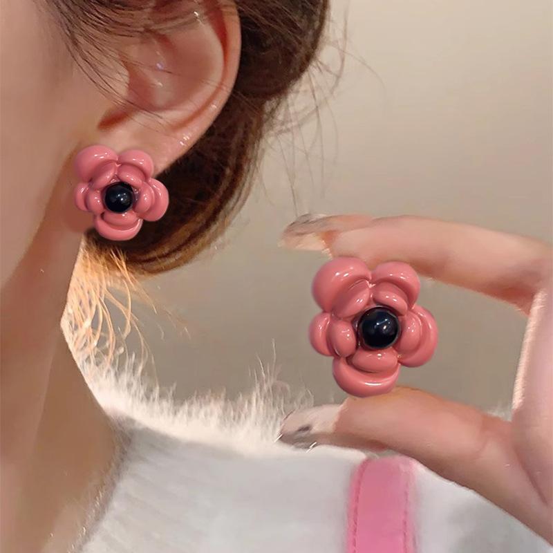 New Trendy Red Flower Women's Stud Earrings Lovely Cute Korean Fashion Black Middle Girls Sweet Ear Jewelry Aretes De Mujer
