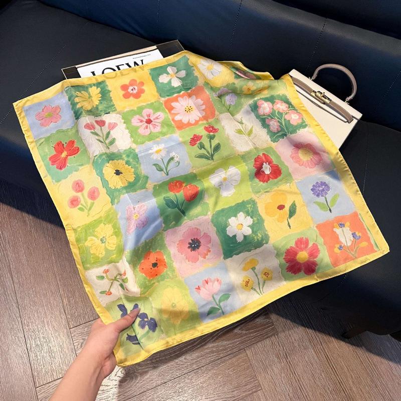 Retro silk scarves for women's new high-end accessories, neck small square scarf, scarf waist, fashionable and versatile, and gifts can be given.