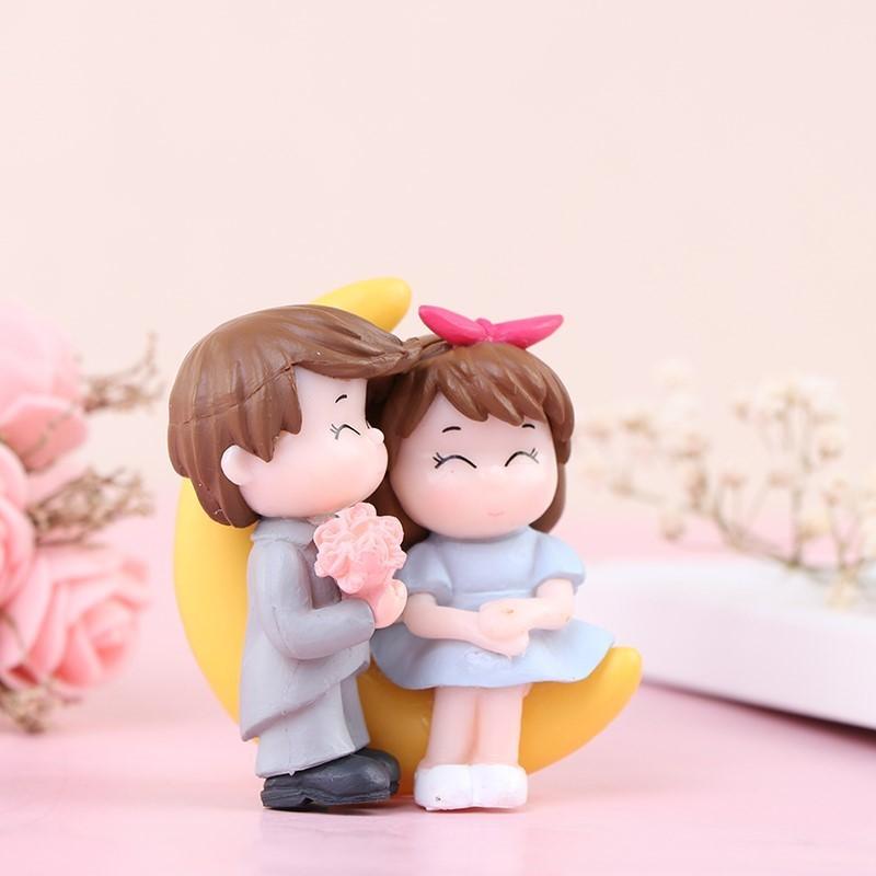 Sweety Lover Couple Chair Figurines Miniatures Fairy Garden Home Decor Desk Garden Decorative Craft Resin Craft Scene Decoration