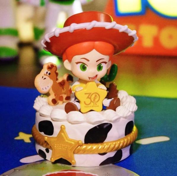 Оригинальная серия «История игрушек: Сюрприз-праздник» Blind Box Коллекционная фигурка Вуди Джесси Игрушка Подарок Модная фигурка для витрины Игрушки
