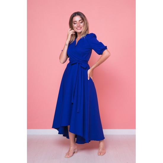 Женское расклешенное платье асимметричного кроя с поясом и двубортным воротником длины миди