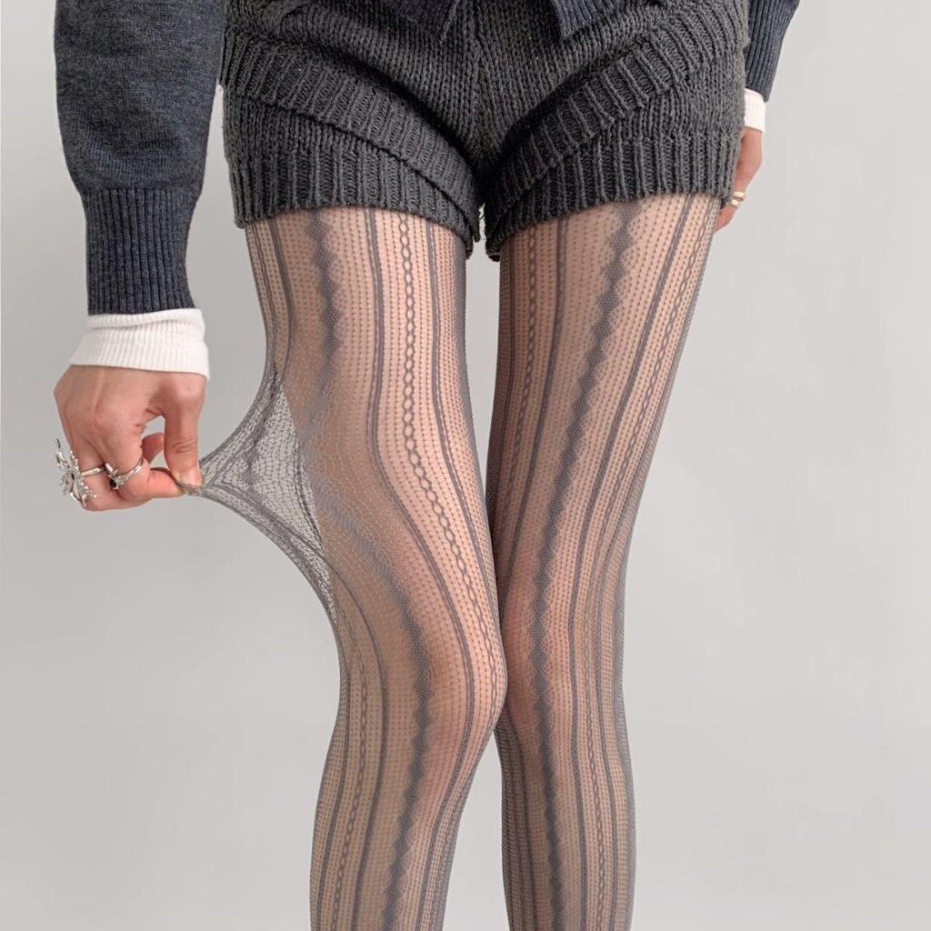 Diamond Pattern Lace Fishnet Stockings - Retro Hollow Design with Vertical Stripe Jacquard