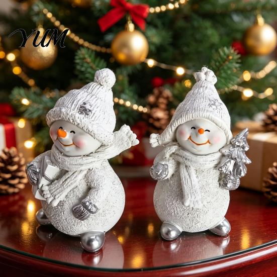 Winter Atmosphere Table Decor 2Pcs Christmas Snowman Figurine, Cute Tabletop Decor, Resin Snow Statue with Gift for Friends Knit Hat Scarf Home Mantel