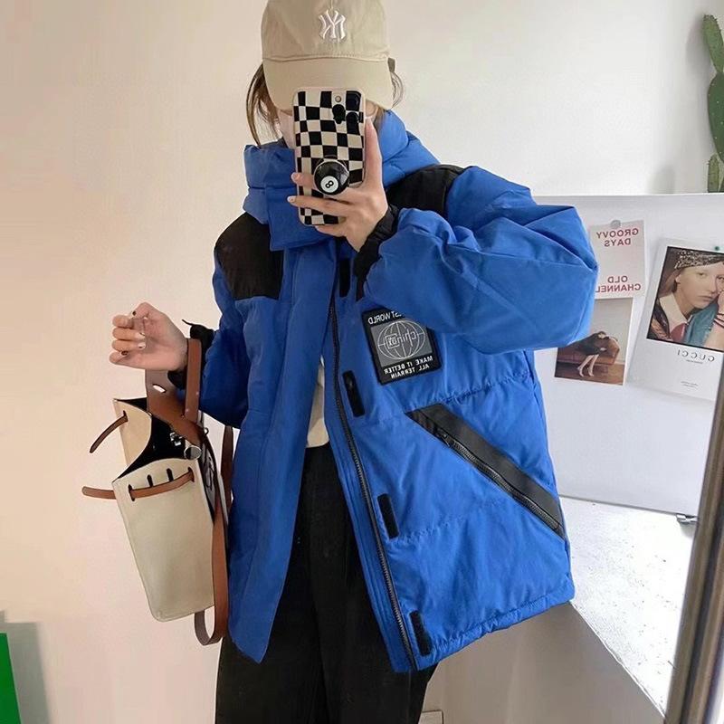 С капюшоном пуховик женский короткий зимний новый контрастный цвет дизайн чувство утолщенный пара пирог преодолеть куртку прилив