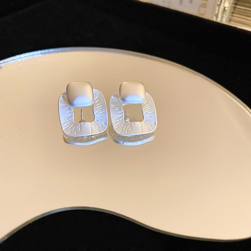 Hollow Square Earrings Niche Metal Design Stud Earrings Fashion Temperament Earrings Women