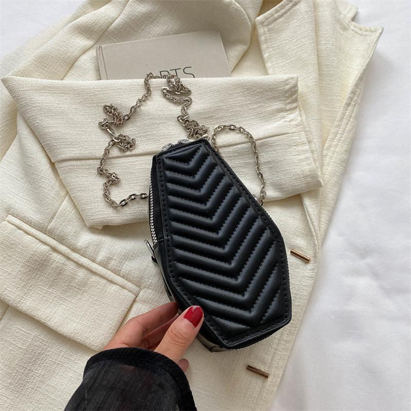 Chic Medium Sized Pu Shoulder Bag With Elegant Chain For Everyday Use