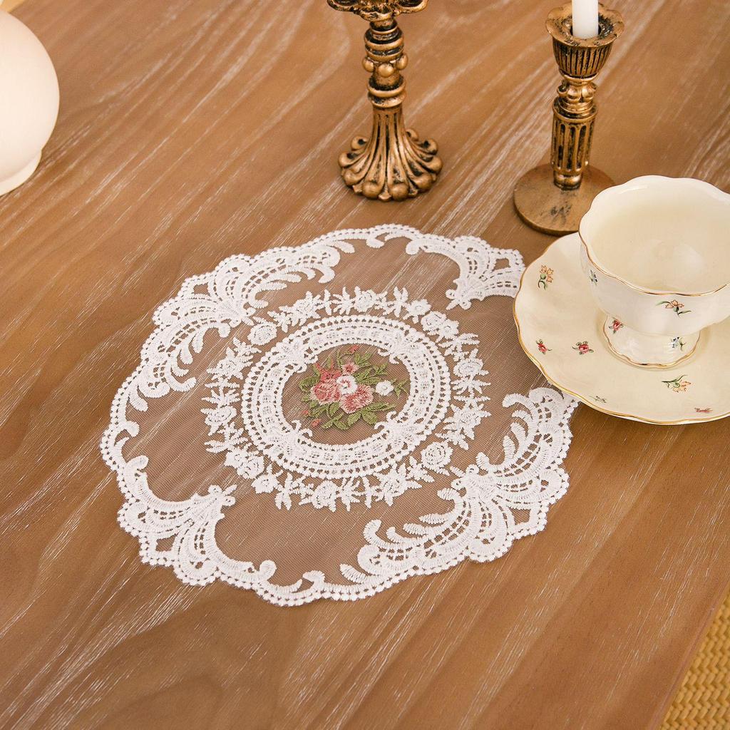 Yiman Qiyun Vintage European Embroidered Lace Table Mat