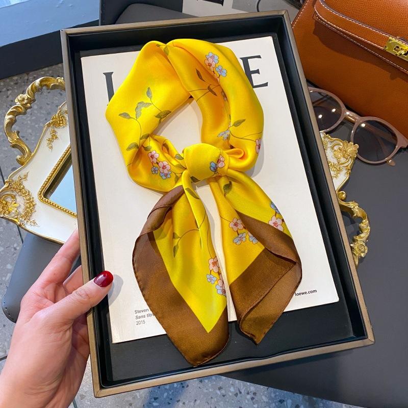 New silk scarf women's fashion versatile high-end small square scarf Korean version neck protection scarf spring and autumn retro scarf tied bag