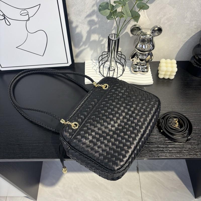 Calfskin Hand-knitted Shoulder Bag 2025 New Commuter Casual Handbag Luxury Cross-body High-end Trend
