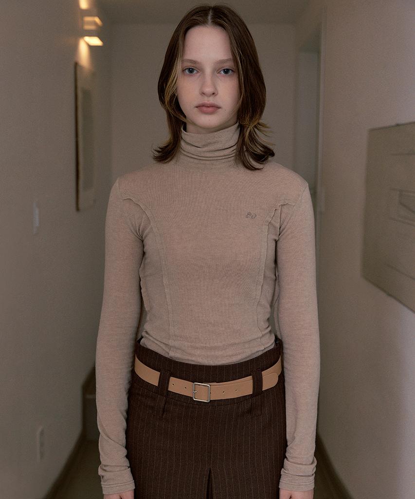 SINOON Raw Edge Turtle Neck (Light Beige)