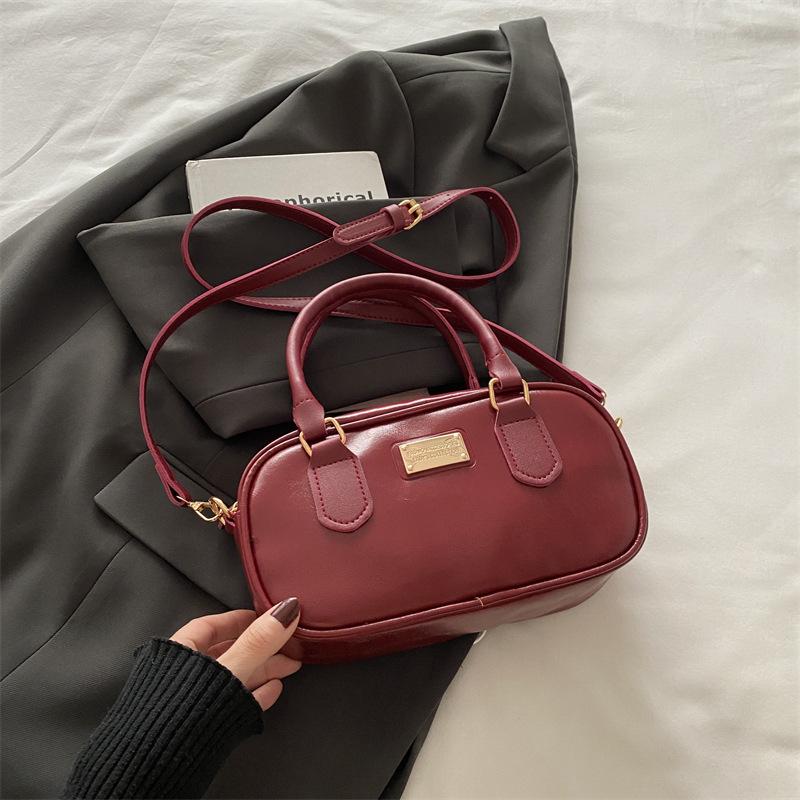 Маленькая сумка высокой ценности женская зима 2025 новая портативная сумка Boston модная наплечная сумка-мессенджер