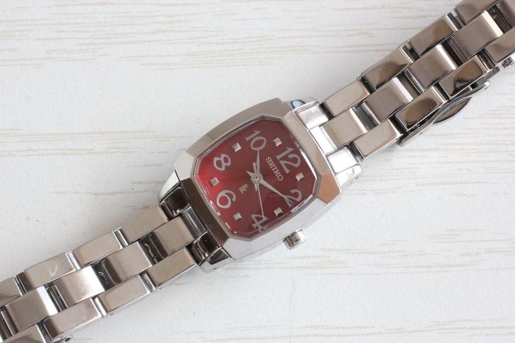[USED] Working Seiko Lukia Watch 1F21-OBCO