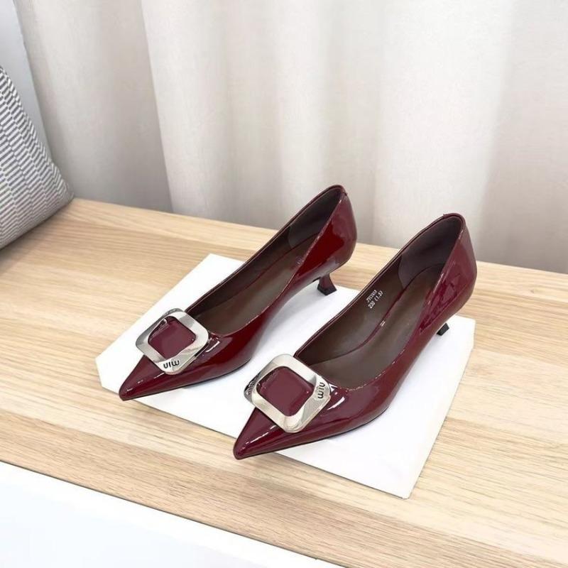 Черные туфли-лодочки профессиональные с острым носком на тонком каблуке с открытым вырезом одинарные туфли телесного цвета с квадратной пряжкой из лакированной кожи женские новые модели