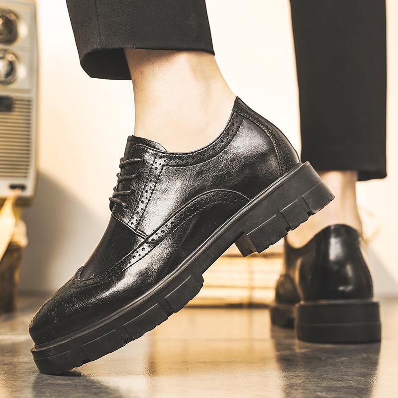 Модный итальянский бренд Мужские броги Классические черные Мужские деловые повседневные туфли На толстой подошве Нарядные туфли Универсальные банкетные костюмы