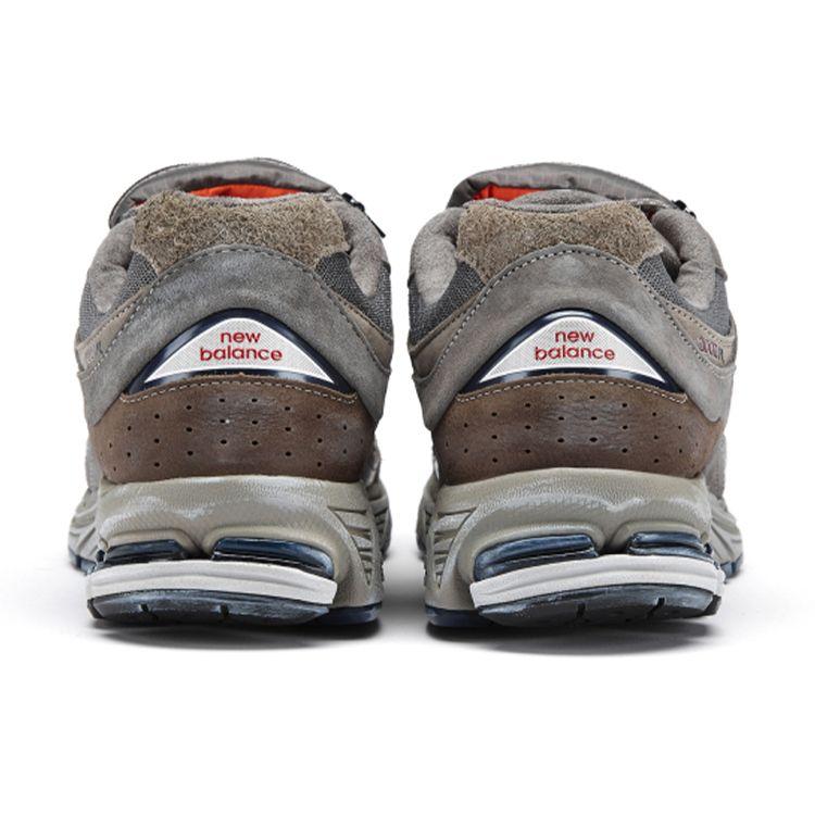 New Balance 2002R Pouch - Кроссовки унисекс Castle Grey Natural-Indigo M2002RVA