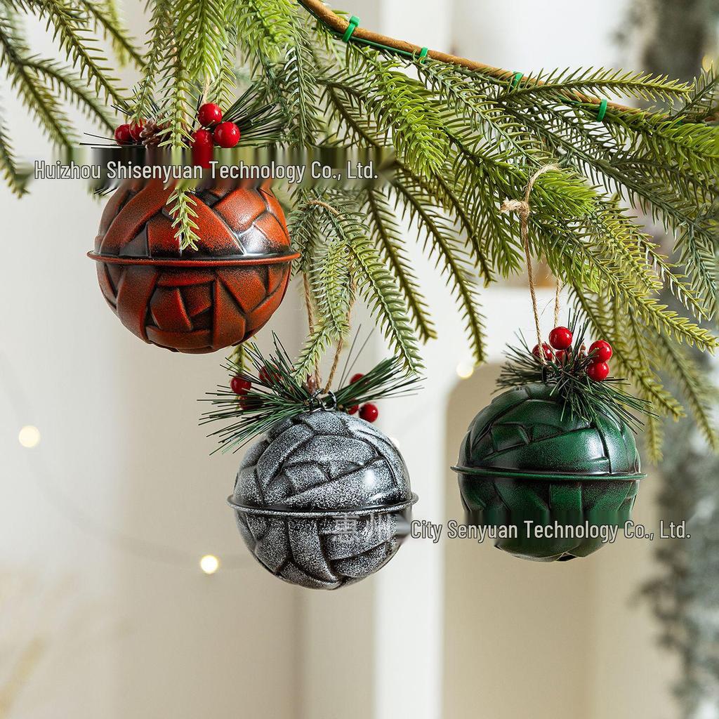 Разноцветные рождественские колокольчики для украшения елки и сцены