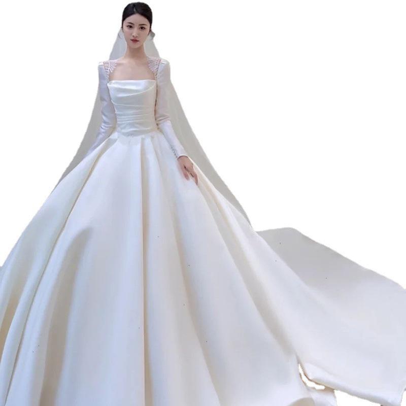 Атласное ретро-легкое свадебное платье с маленькими длинными рукавами - свадебная коллекция 2024 года
