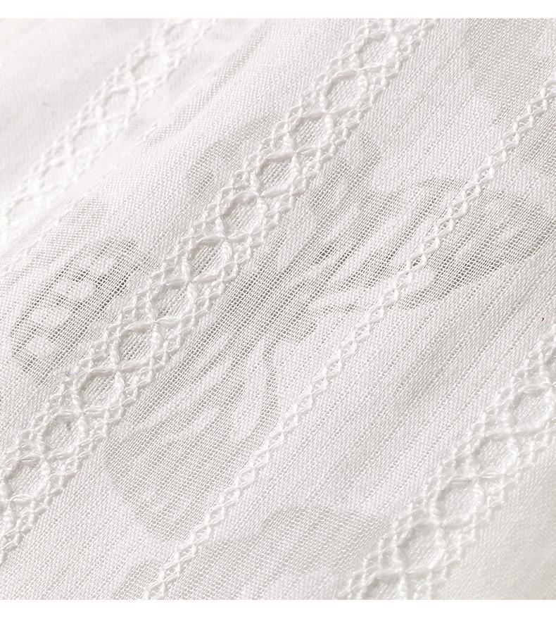 Элегантное белое платье с короткими рукавами: Красивое приталенное мини-платье в стиле «старые деньги», идеально подходящее для моментов первой любви.