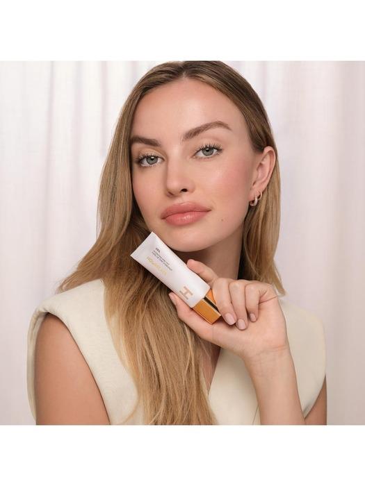 HourGlass Увлажняющий тональный крем Veil