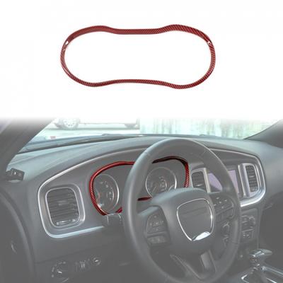 Декоративная накладка на приборную панель из красного карбона для Dodge Charger 2015-23