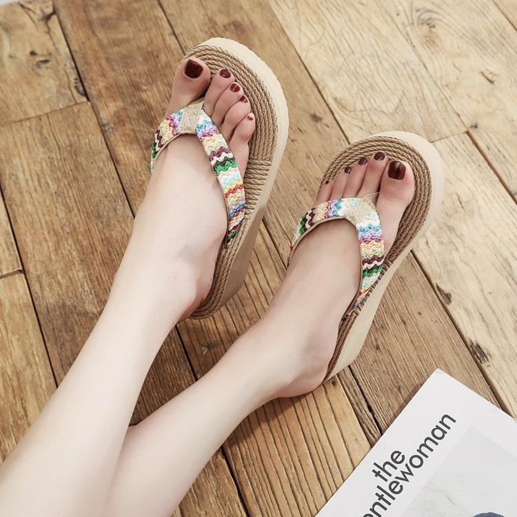 Женские летние шлепанцы на танкетке из искусственной соломы - удобные пляжные сандалии на толстой подошве