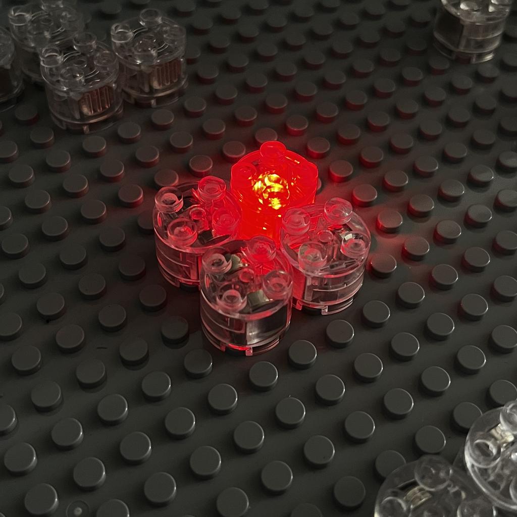 Новые 1/2/5 шт. Moc 8 цветов 2x2 Точечные светодиодные огни с батарейками Аксессуары Классический Кирпич Образовательные Светящиеся Строительные Блоки Дети