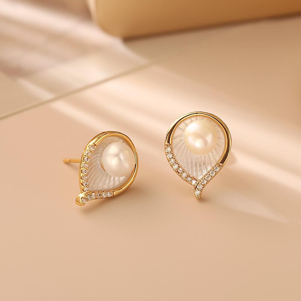 Natural Freshwater Pearl Earrings, High-end, Fashionable, Simple, Versatile Earrings with Unique Design, Ocean-style Accessories