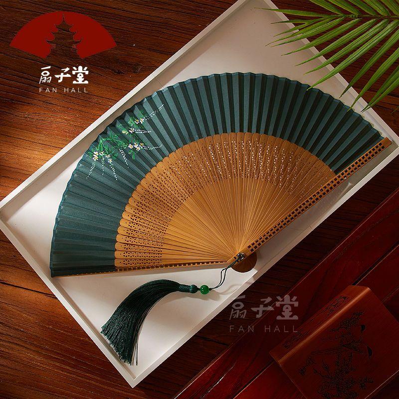 Fan Japanese Style and Fan Bamboo Handle Folding Fan Exquisite Folding Fan Ancient Style Send Small Tassel