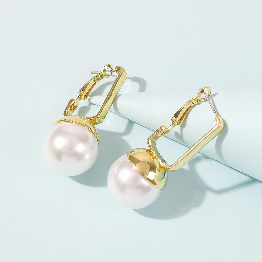 Pearl Earrings for Women Baroque Simulated Pearl Charms Kpop Earrings Kolczyki Ladies Jewelry Christmas Gift