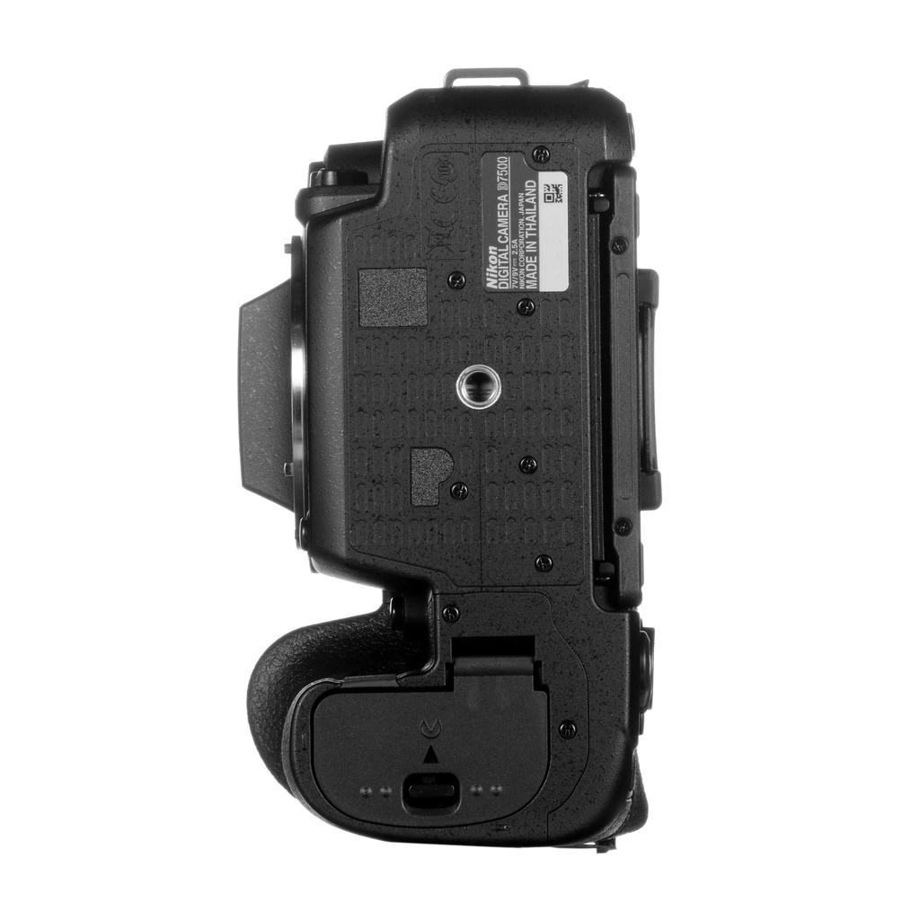 Nikon D7500 DSLR Camera