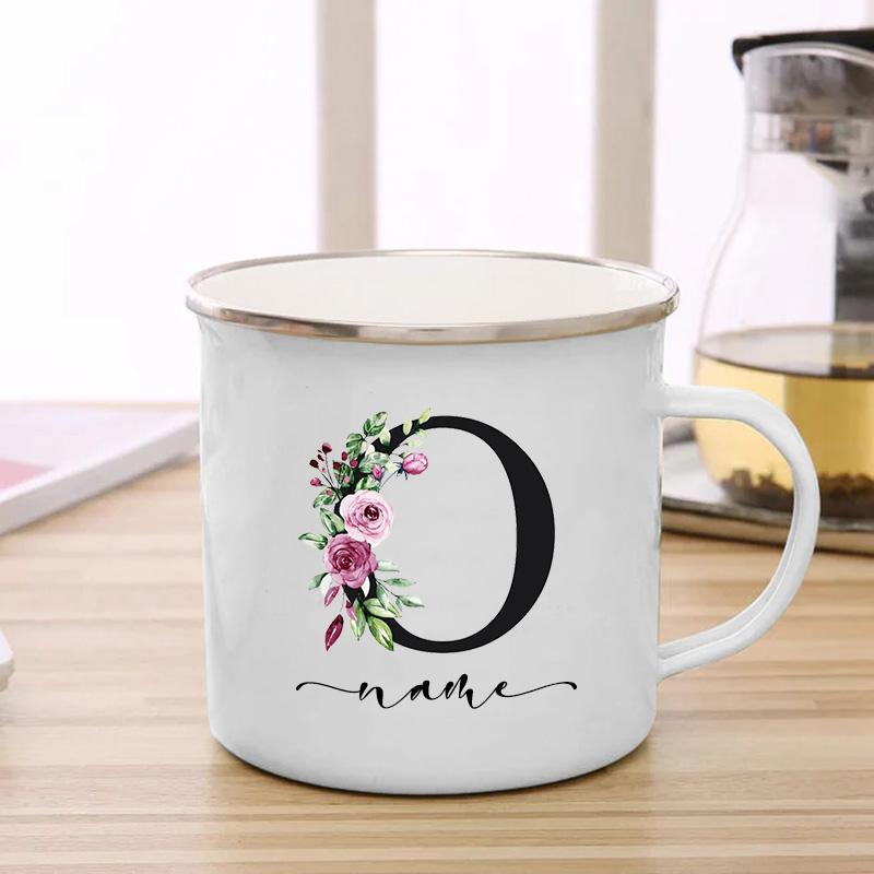 26 инициалов, черная буква, фиолетовый цветочный принт, эмалированная кружка, креативные кофейные чашки, дорожная чашка, персонализированные подарки, кружки для напитков