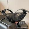 Large Capacity Horn Bag Women's 2025 New Korean Version Ins Retro Shoulder Messenger Bag Niche Commuter Dumpling Bag