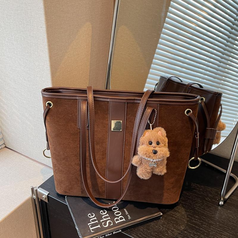 Ретро сумка большой вместимости для通勤, женская 2025 новая, повседневная простая наплечная сумка, осенне-зимняя портативная сумка-тоут