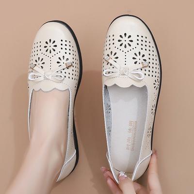 Босоножки женские летние новые с полыми отверстиями, туфли-одиночки на мягкой подошве, нескользящие кожаные туфли, обувь для женщин среднего и пожилого возраста