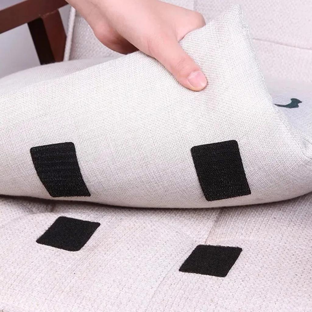 Домашний диван и бесследная двухсторонняя фиксированная неперфорированная простыня и фиксатор без иглы