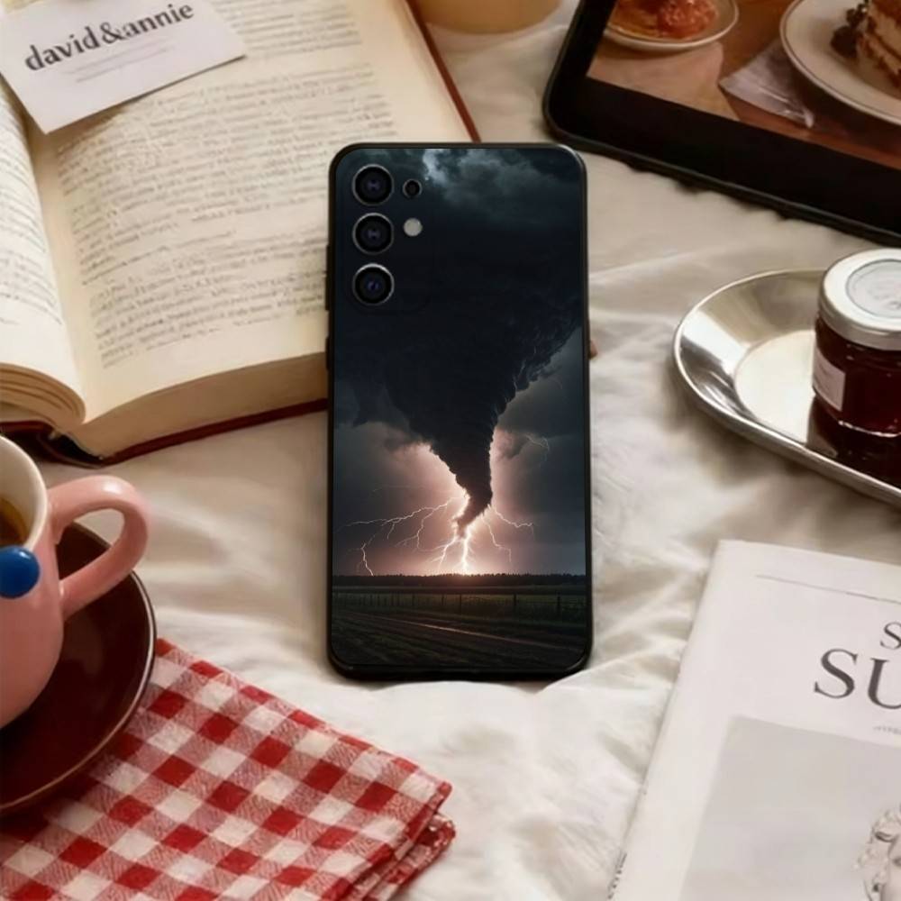 Чехол для телефона "Стихийные бедствия" Мягкий черный Для Samsung S25, S24, S21, S22, S23, S30, Ultra, S20, Plus, Fe, Lite