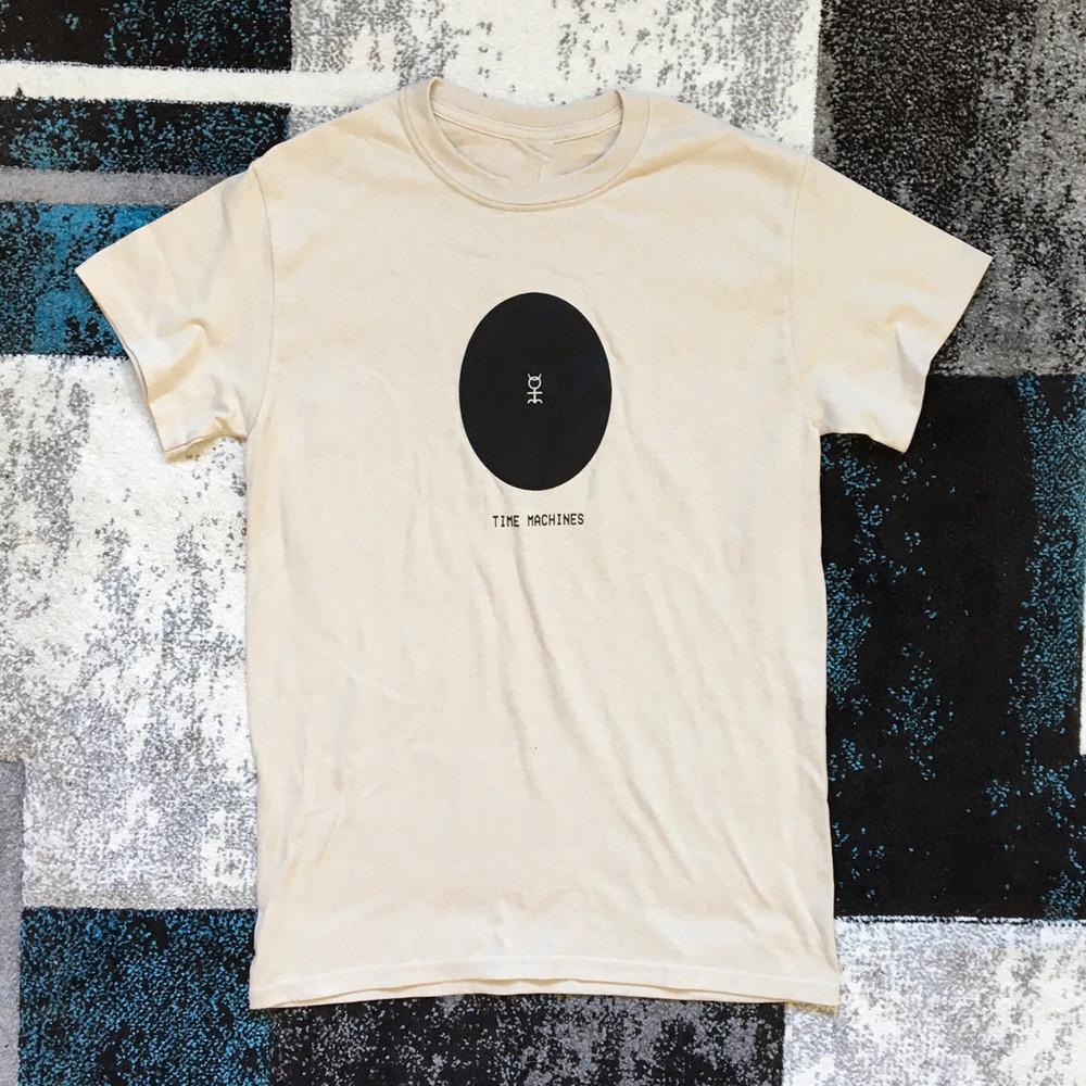 НОВАЯ ФУТБОЛКА COIL Альбом Time Machines С коротким рукавом Песочный Все размеры Унисекс Футболка AR303