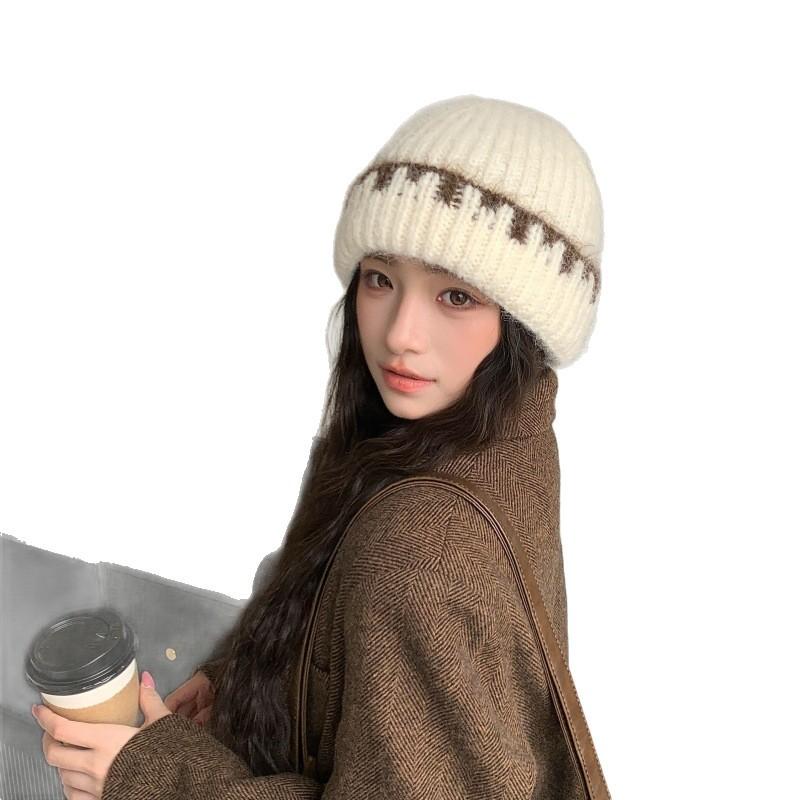 Big head circumference knitted hat women's autumn and winter atmosphere warm windproof cold hat fashion age-reducing ear protection wool hat