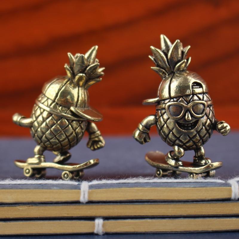 Латунный ананас Ornament для скейтборда Креативная мультяшная фруктовая скульптура для декора домашнего рабочего стола Подарок на новоселье