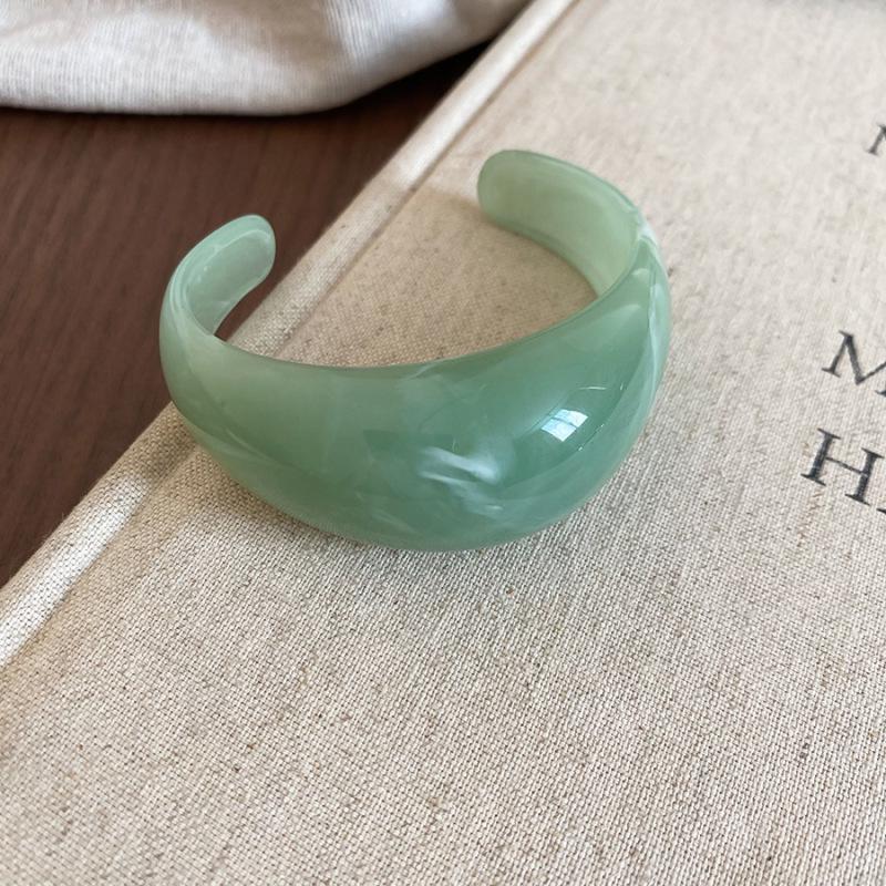 European and American Fashion High-End Marbled Acrylic Bangle Bracelet - Women's Versatile Hand Jewelry